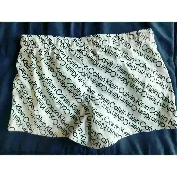 Calvin Klein Women Sleepwear White&Black Logo Spell Out Pull On Shorts SizeSMALL - Picture 3 of 3